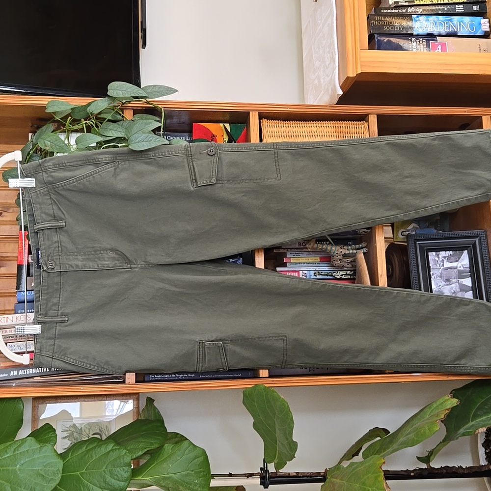 EUC Lands' End Olive Cargo Pants Size 10